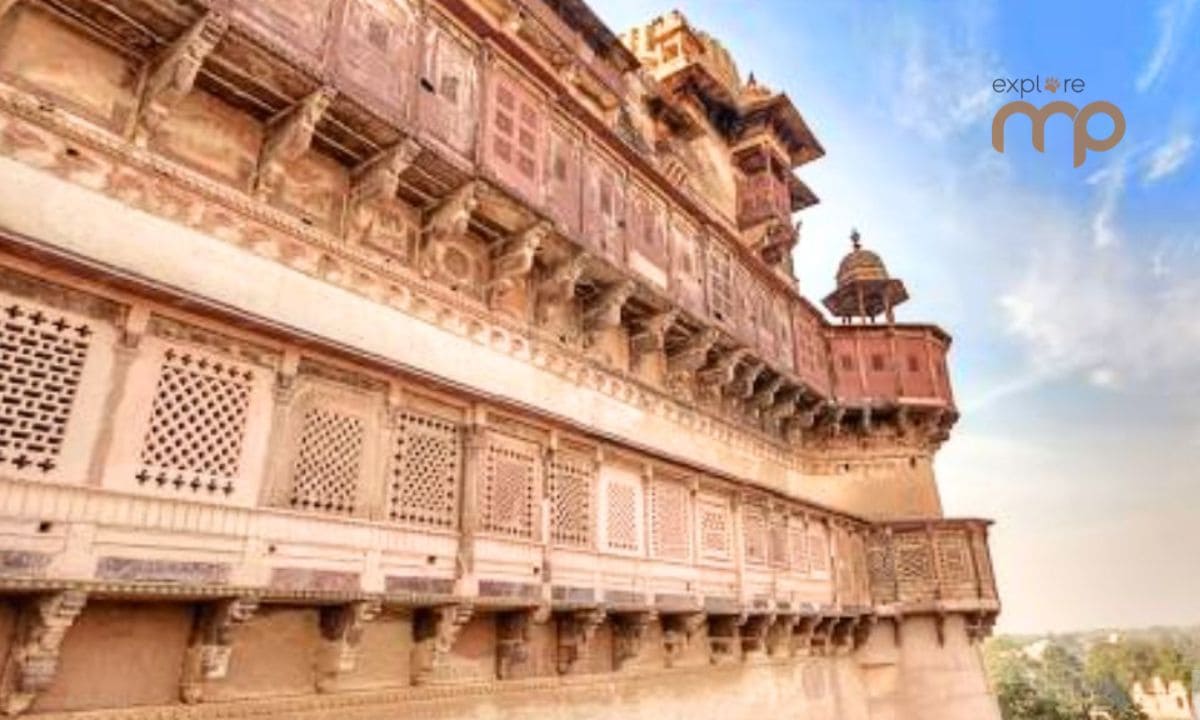 Jehangir Mahal Orchha Architecture