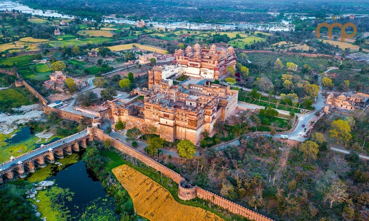 Orchha heritage monument and historic landscape in Madhya Pradesh
